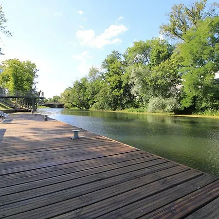 شقة By The River With Parking And Air Conditioning Ac, Spa,gym, River
